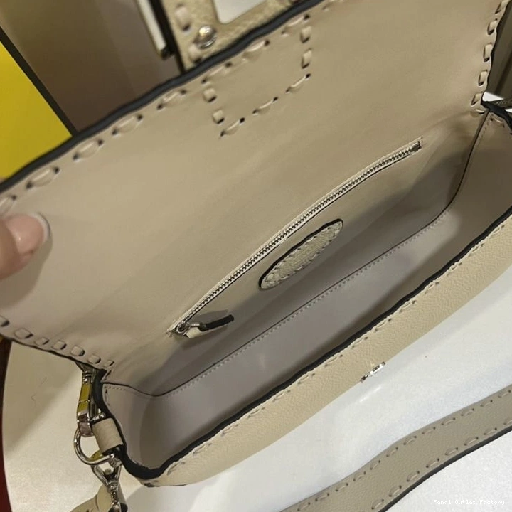 Affordable HOT Romano In Fendi Baguette Cuoio Beige Bag Selleria Leather Medium 0809